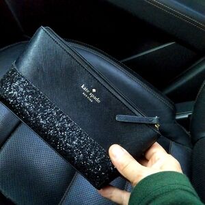 Kate Spade  zip up clutch style holder